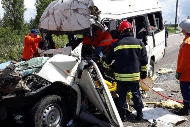 Були росіяни і грузин: хто загинув і постраждав у ДТП під Житомиром