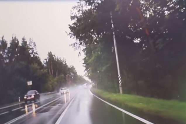 Семья с ребенком сгорела заживо: обнародован момент тройного столкновения под Киевом