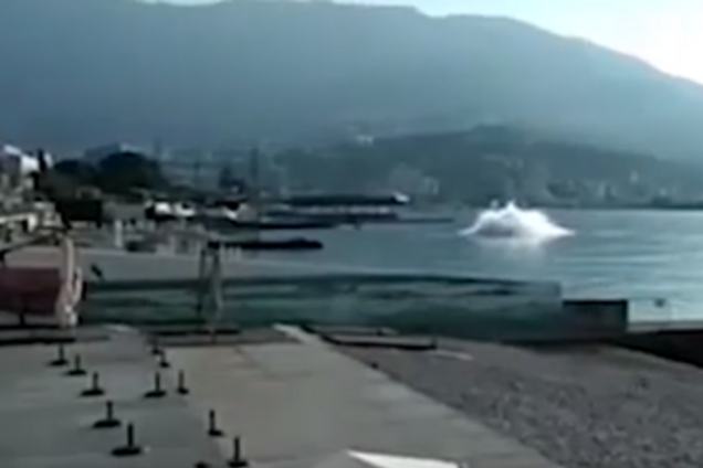 В Крыму засняли мощный подводный взрыв: видеофакт