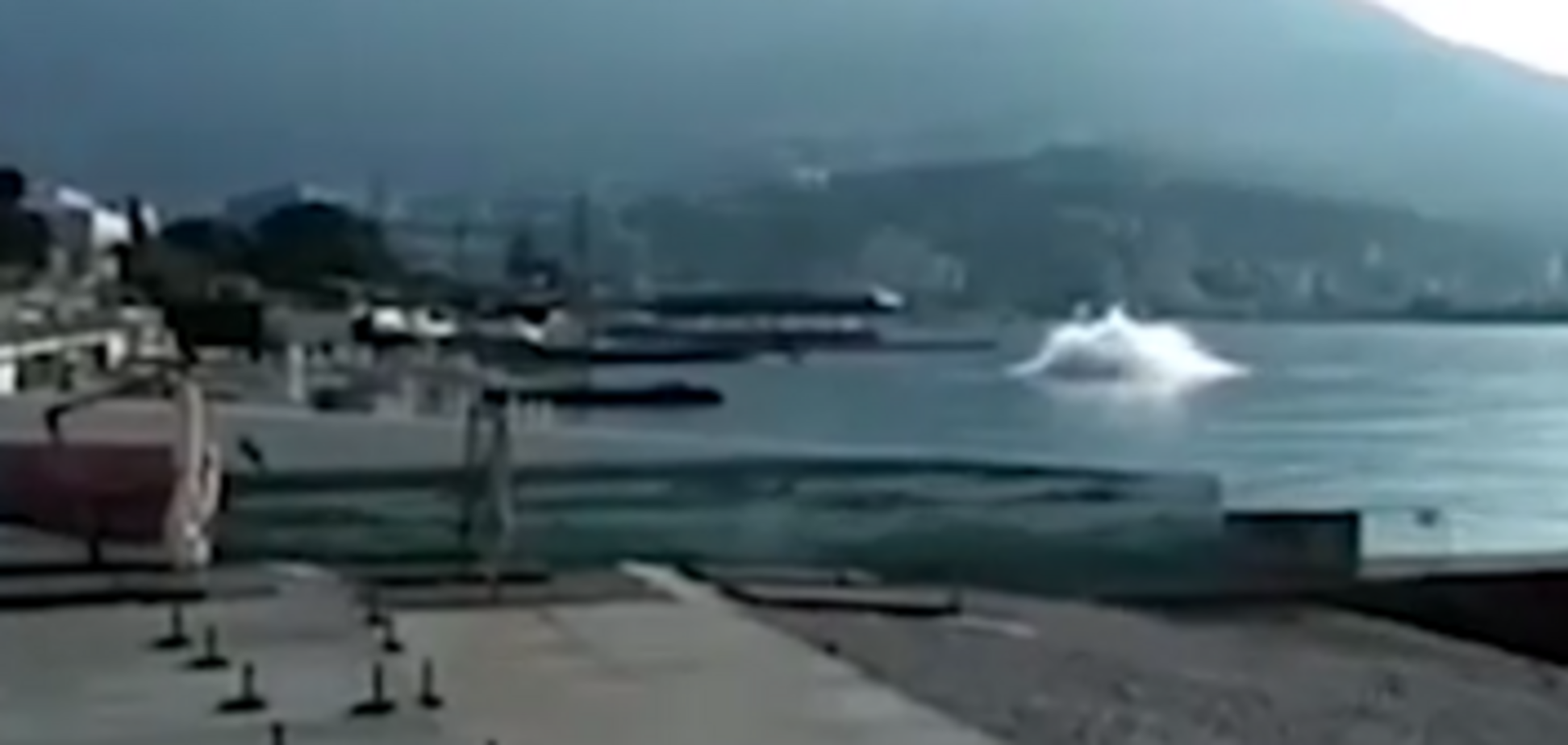 В Крыму засняли мощный подводный взрыв: видеофакт 