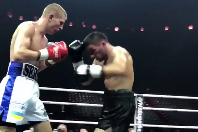 Непобедимый украинский боксер нокаутом выиграл бой в Москве