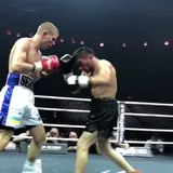 Непобедимый украинский боксер нокаутом выиграл бой в Москве