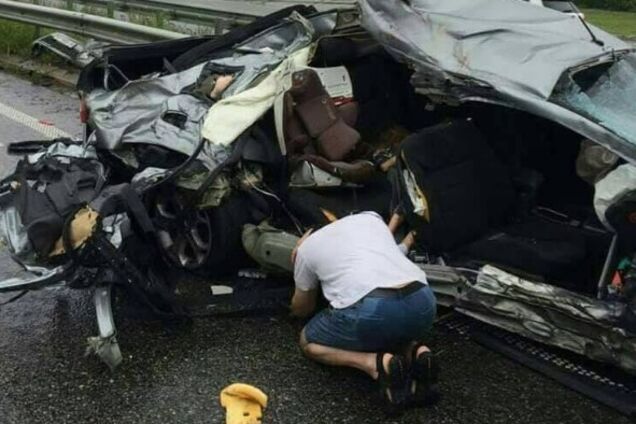 Авто влетіло в фуру