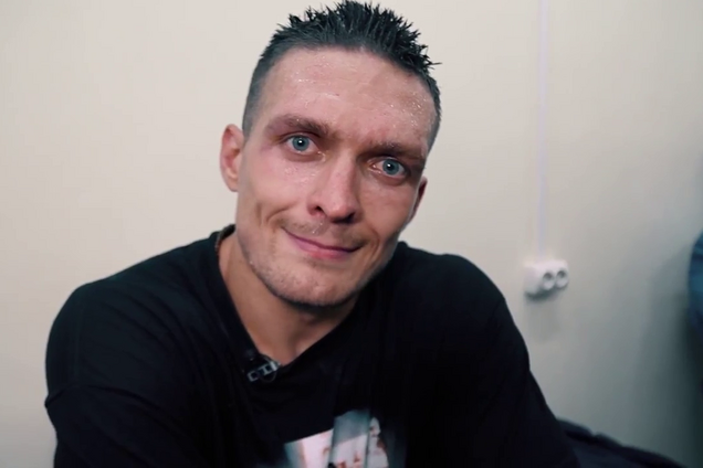 'Родная Украина, спасибо!' Видео из раздевалки Усика