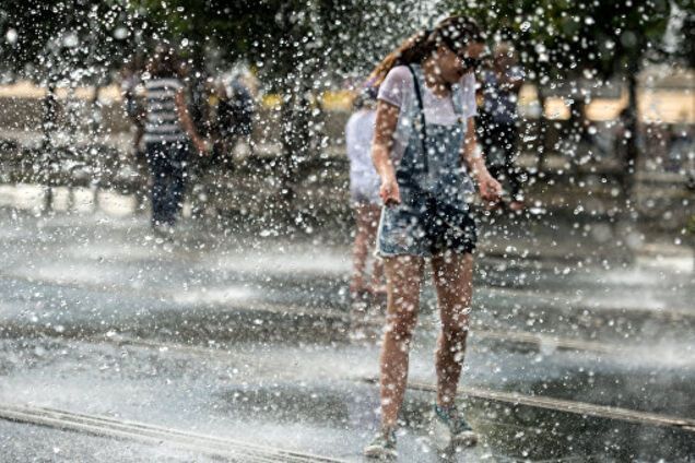 'Тропіки' в Україні: синоптики уточнили прогноз щодо спеки і дощів
