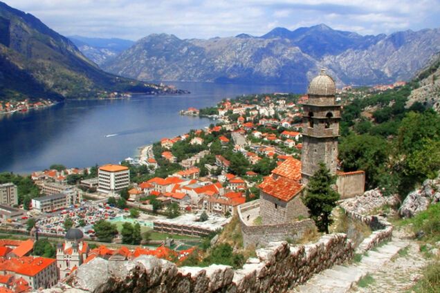 Пахнет вашей глупостью, господа. Вас купил Кремль за 2 копейки!