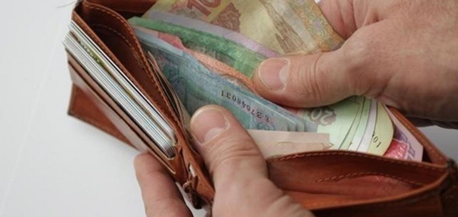 Обманывают даже на вениках. Как мошенники наживаются на экономных украинцах