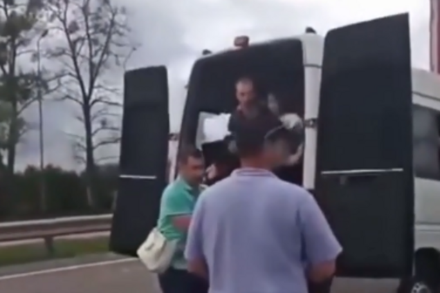 Смертельное ДТП под Житомиром: появилось первое видео с места аварии