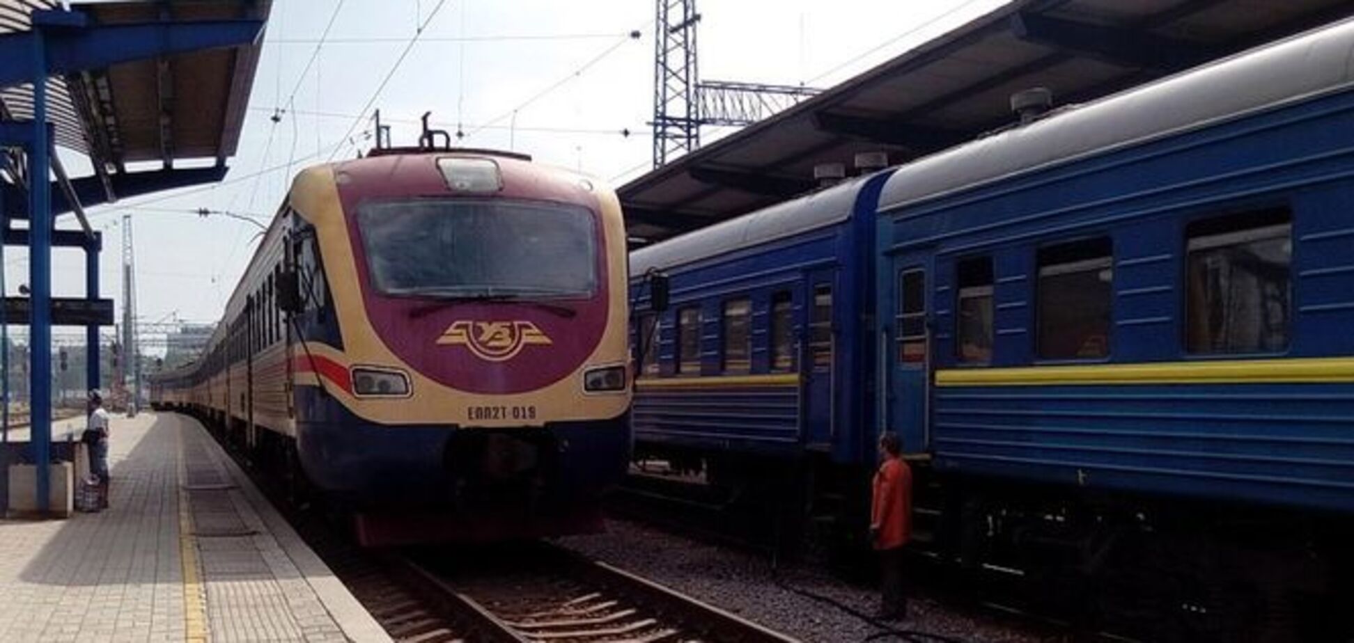 На Запорожье произошло ЧП с поездом: более 20 травмированных
