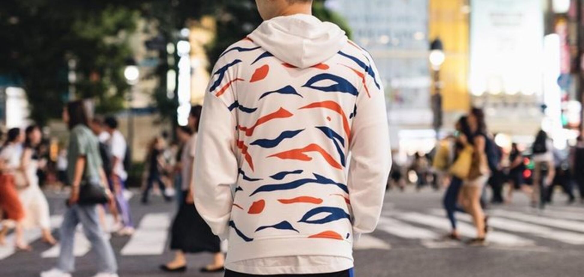 Известный бренд выпустил новую коллекцию одежды: озвучен благородный мотив