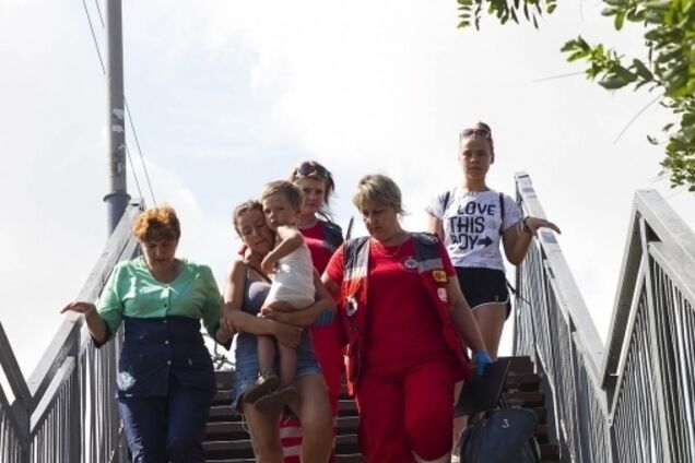 На малюка перекинувся окріп: подробиці масштабної НП з потягом на Запоріжжі