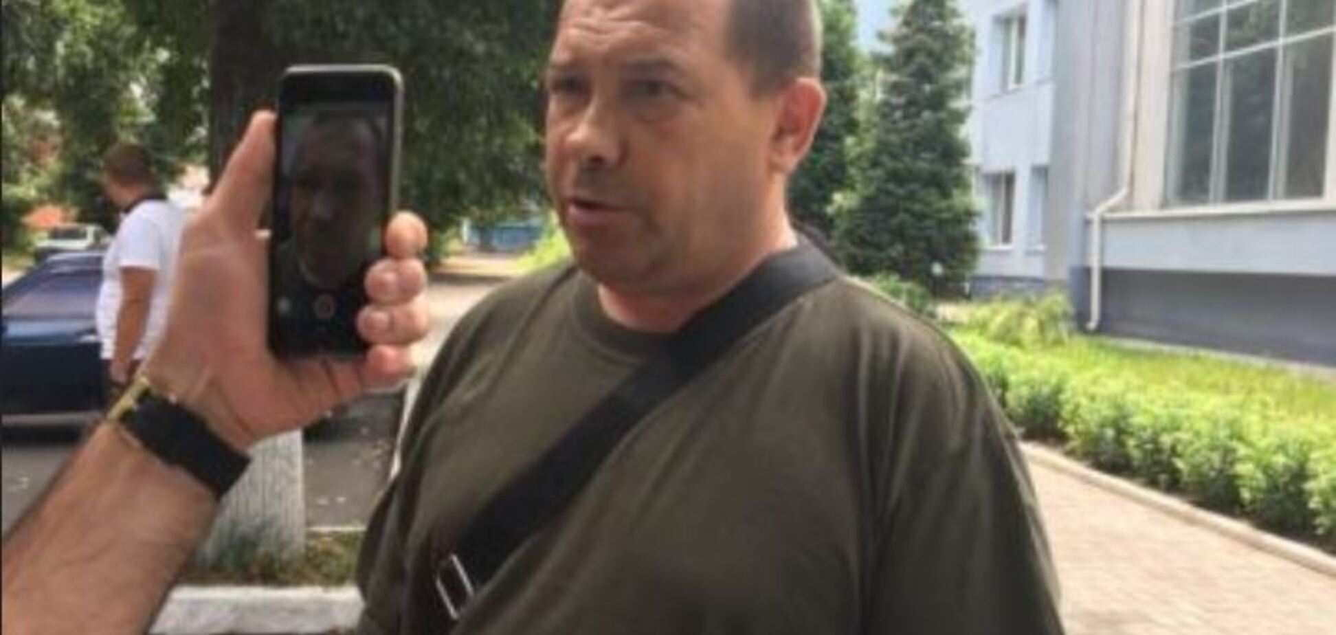 Известный патриот оказался экс-зэком: в Сумах показали задержание 'черного волонтера'