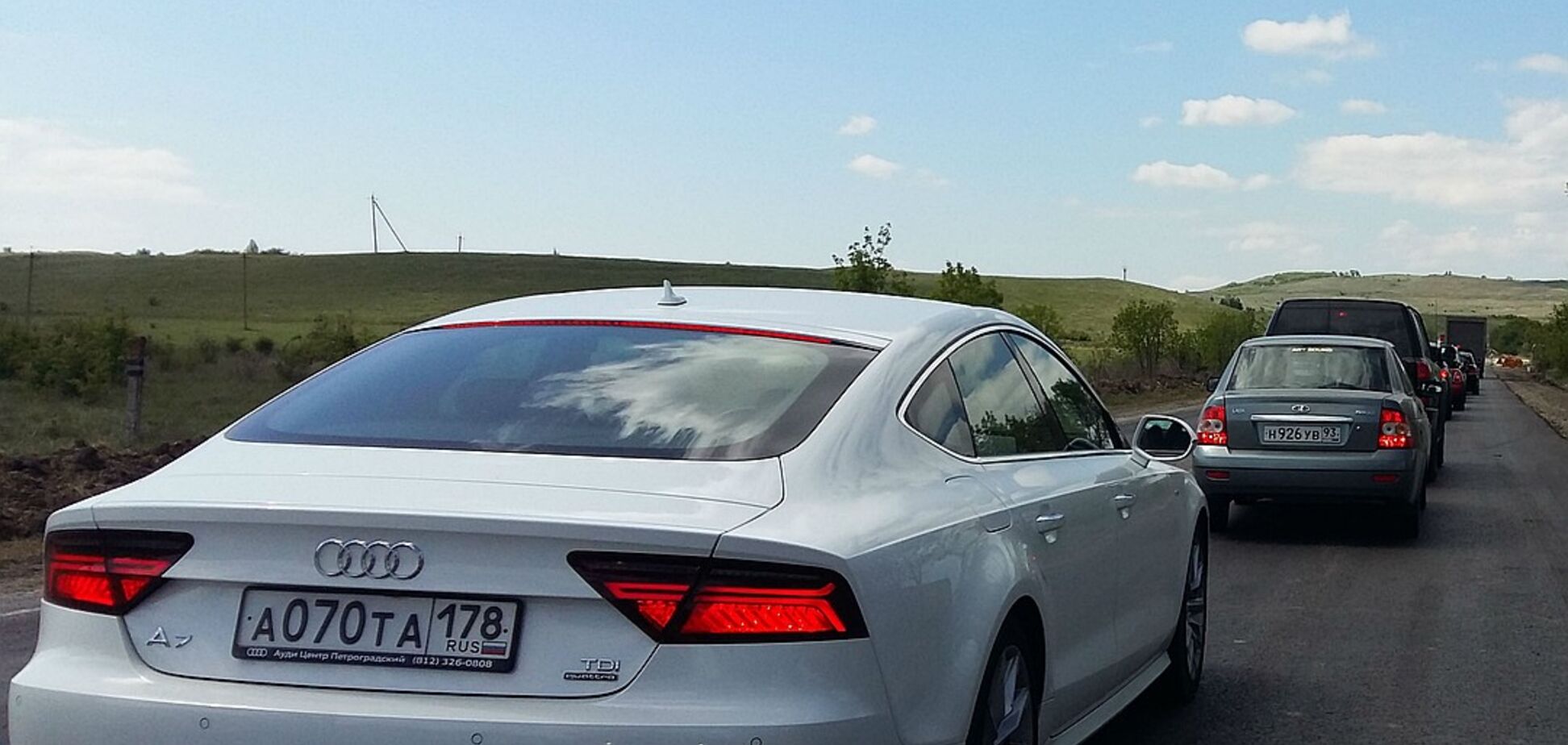 'Водії сплять на узбіччі': стало відомо про муки туристів через Кримський міст