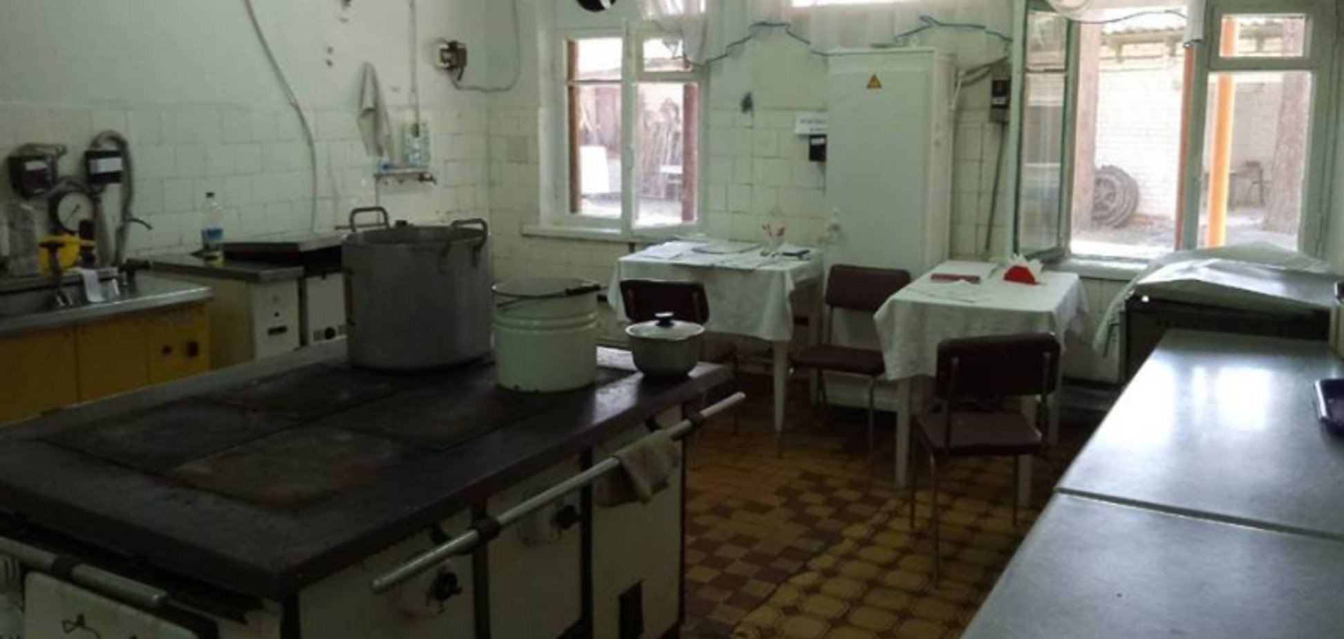 'Ви можете їсти майже відходи - це норма': правозахисник про жахи на пляжах і в таборах України