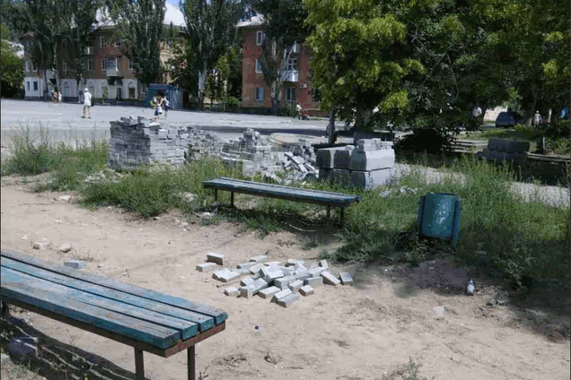 'Руины и ямы': в Днепре на строительстве площади разворовали 24 млн грн