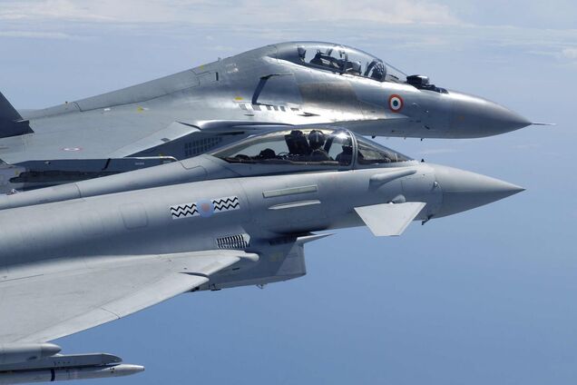 Російський винищувач влаштував провокацію над Чорним морем