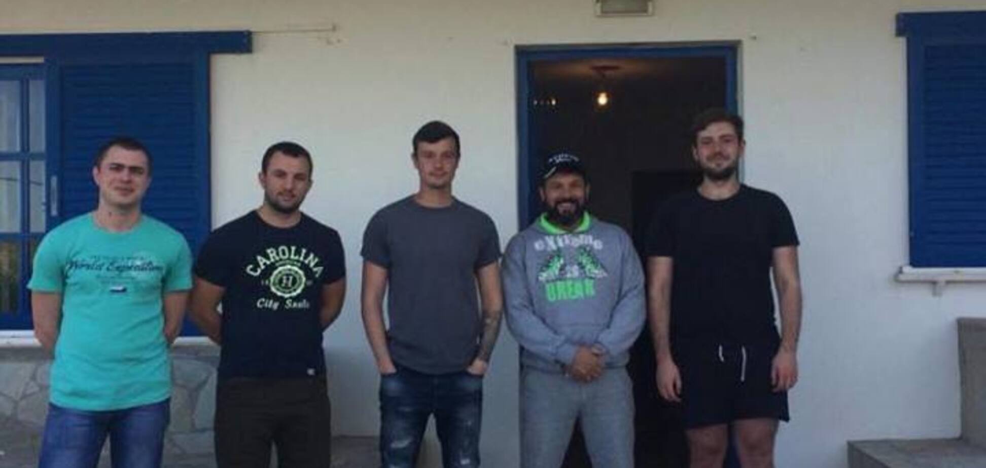 14 місяців у неволі: в Україну з Греції повернули 12 моряків