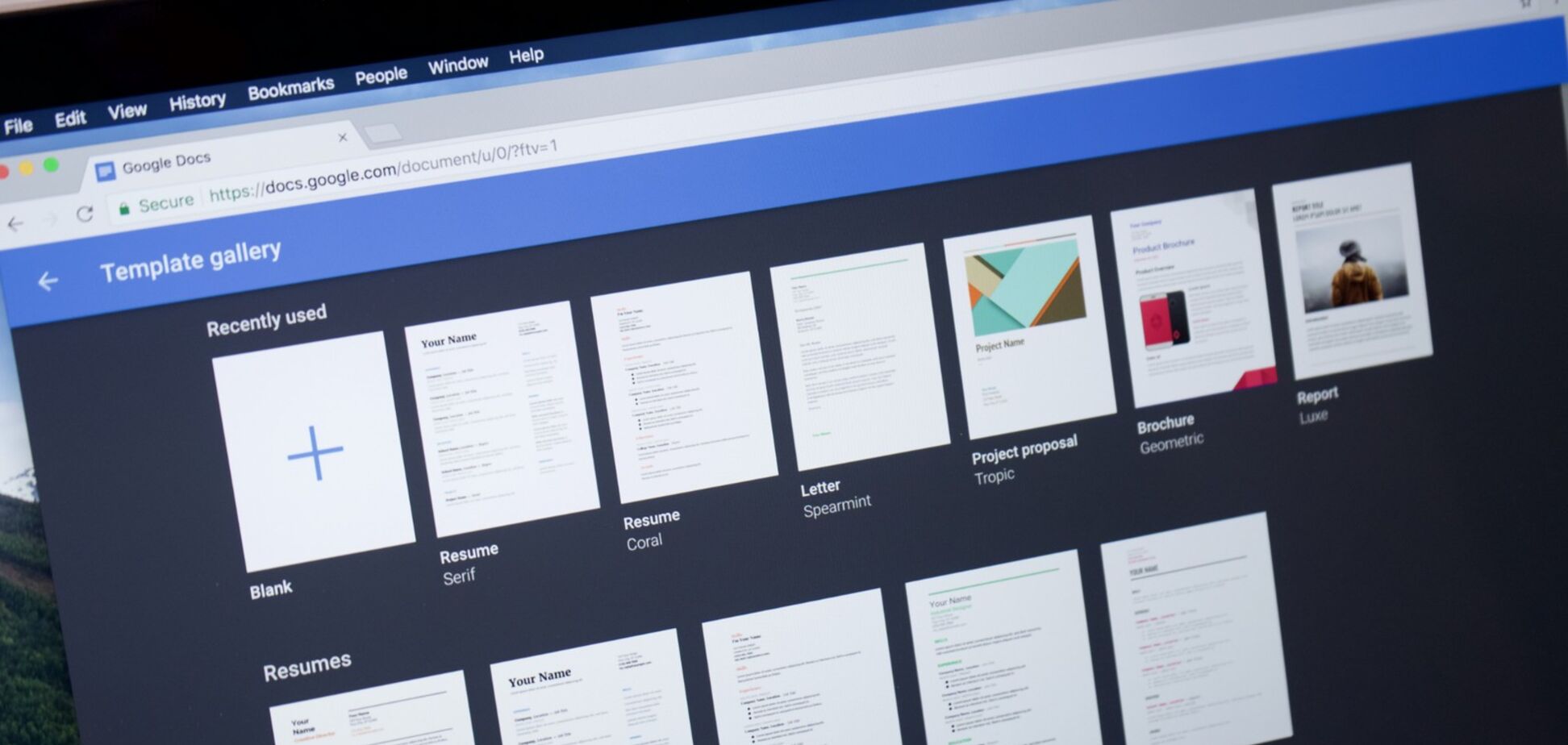Убитые дети и террористы 'ЛНР': 'Яндекс' попал в новый скандал с документами