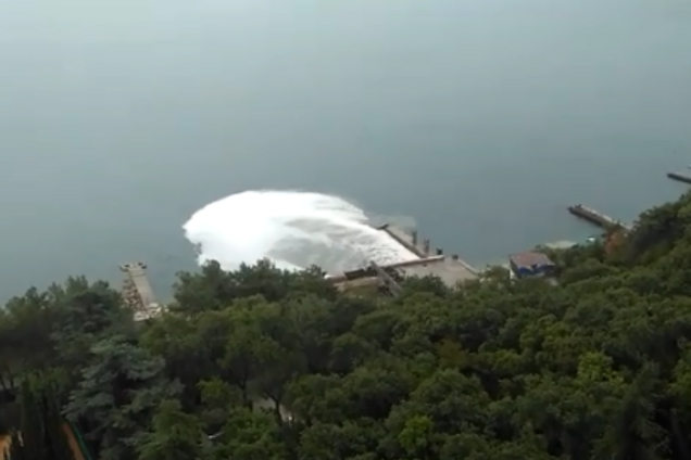 Кругом непонятная жижа: стало известно о новом ЧП на курорте Крыма