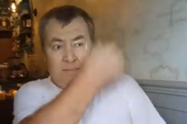 'Давайте обіс**м його': у Чернігові через Донбас обплювали екс-депутата