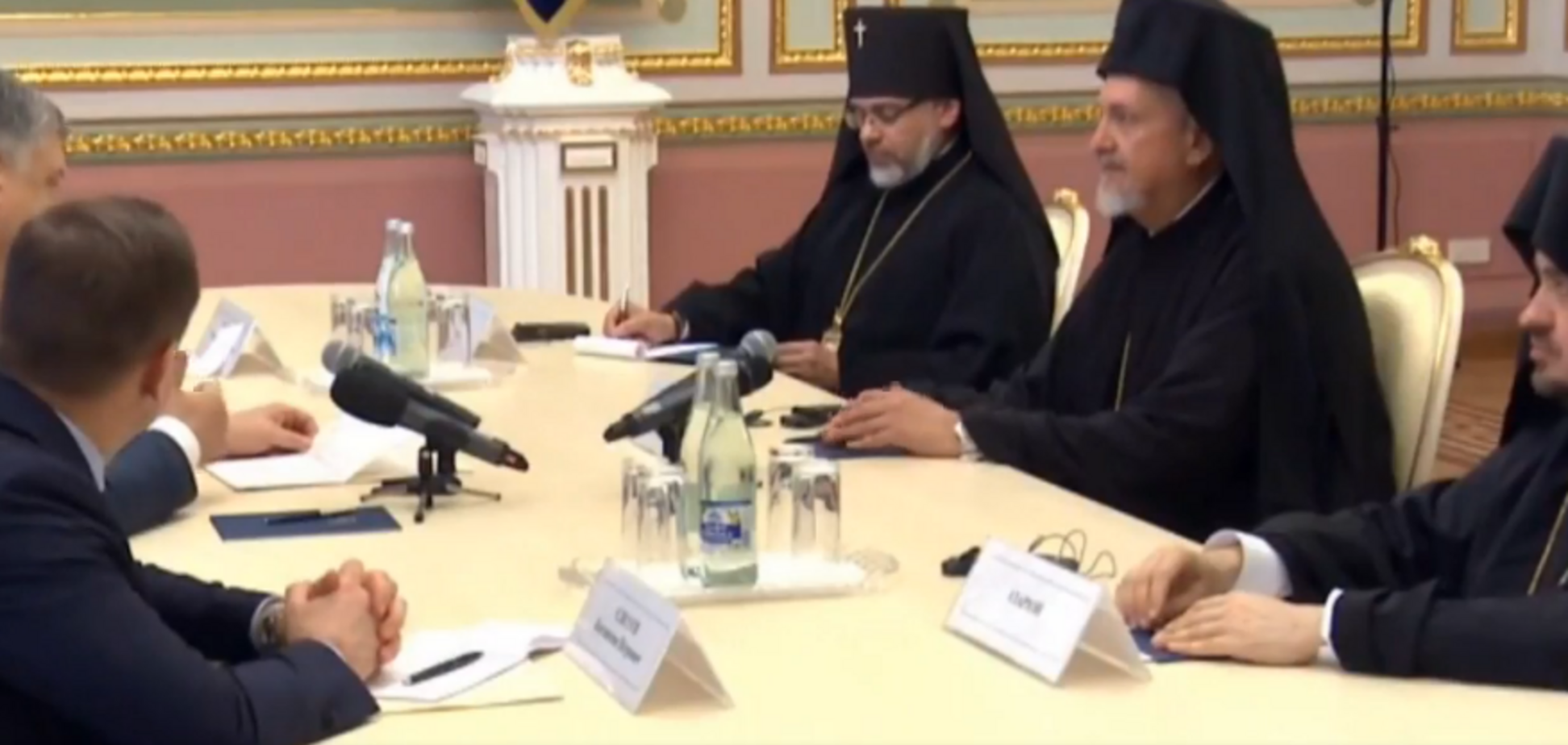 Порошенко встретился с делегацией от Вселенского Патриарха: появилось видео 