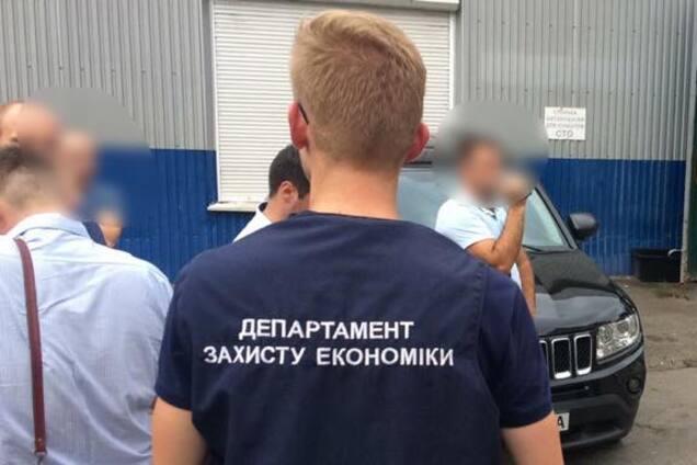 Не відкупився: 'шишка' Київської митниці попався на подвійній корупції