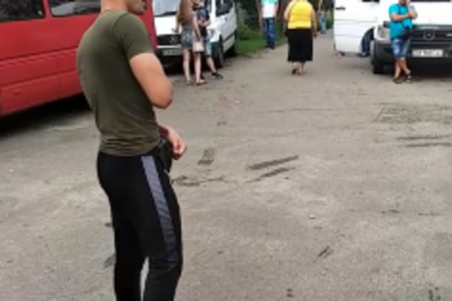 'Рэкет возвращается': жители Киева показали возвращение 90-х на улицах