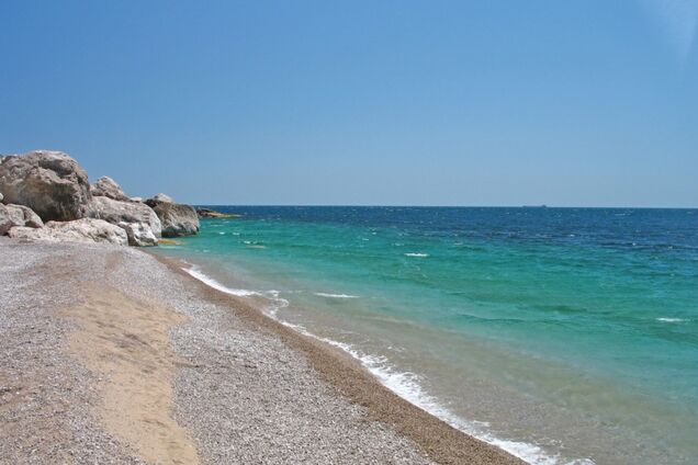 Пусто даже в воскресенье: появились новые фото с популярного места для отдыха в Крыму