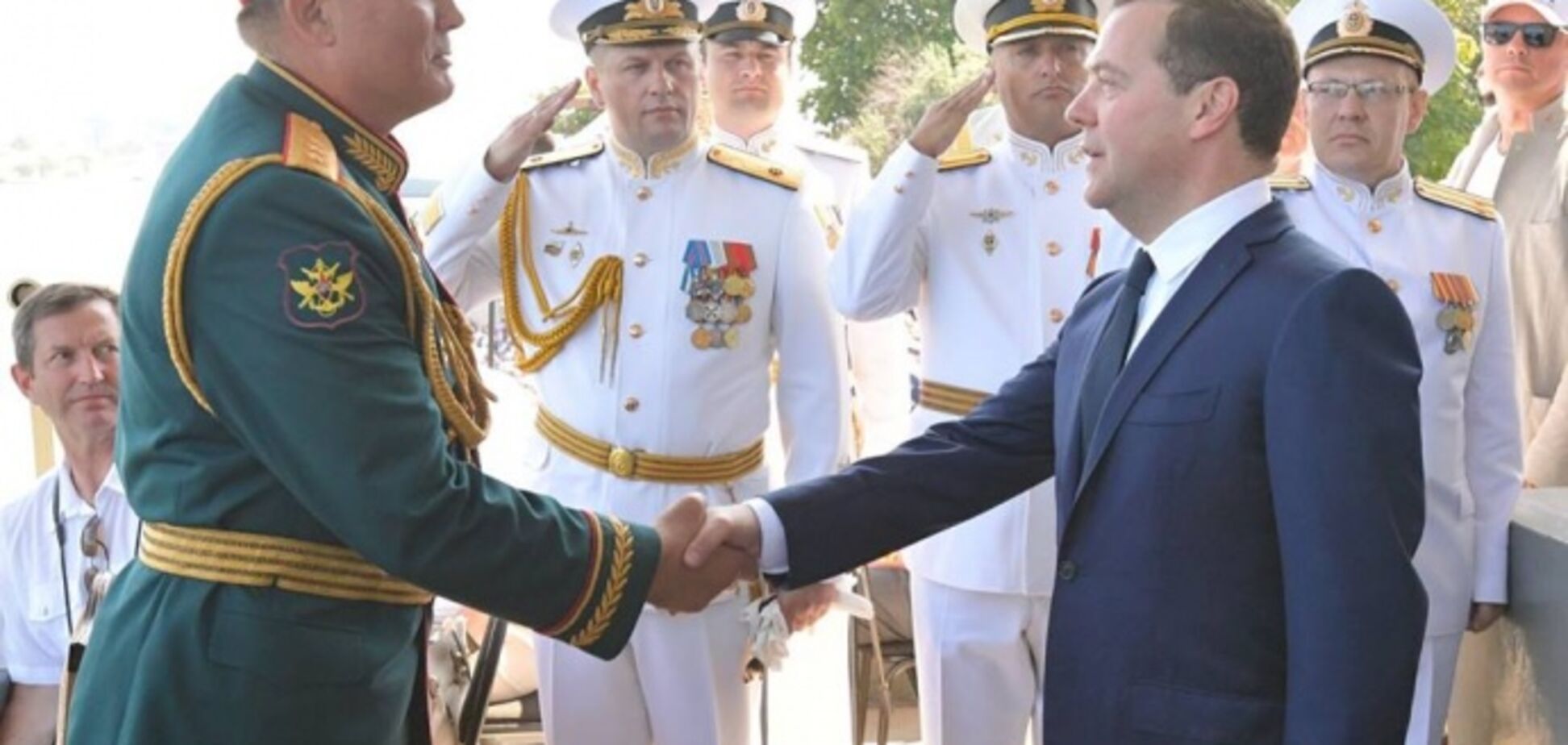 Медведев похвастался визитом в оккупированный Крым: опубликованы фото