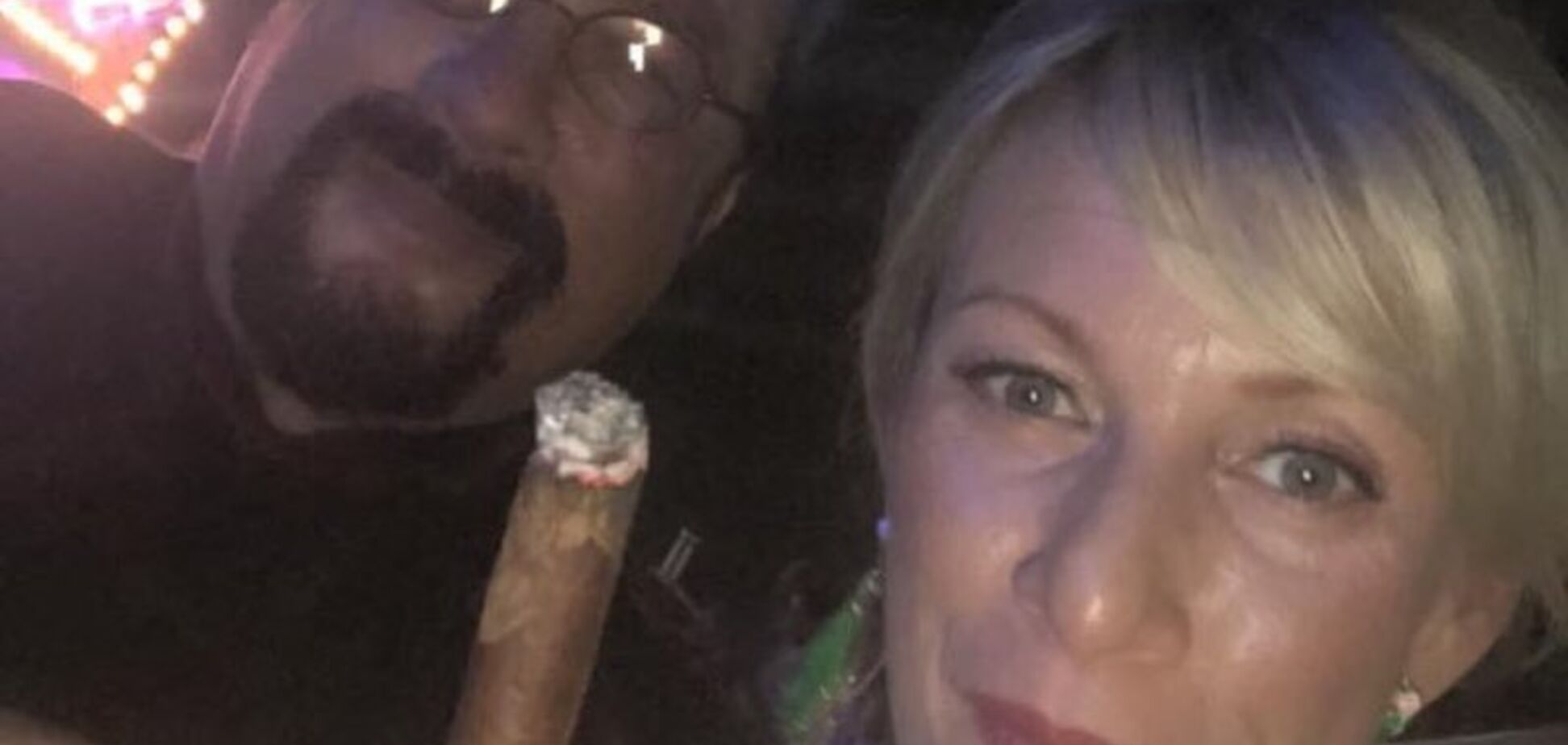 'Жалко мужика': в сети высмеяли фото Захаровой с голливудским актером