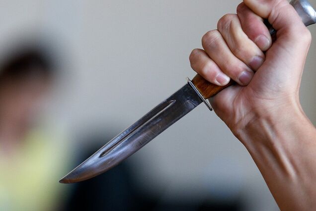 Яростно резали ножом: в Москве три сестры устроили кровавую расправу над отцом