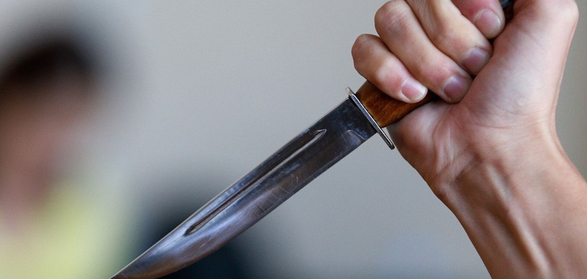 Яростно резали ножом: в Москве три сестры устроили кровавую расправу над отцом