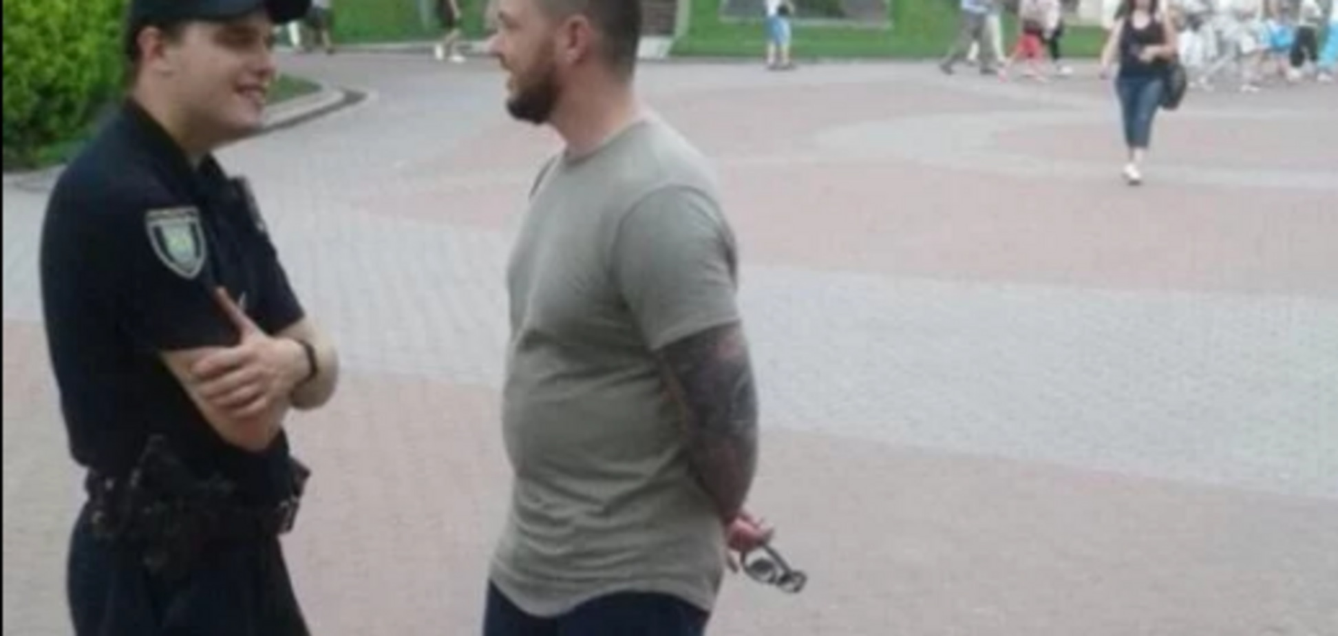 Польські 'тітушки' влаштували жорсткий погром на кладовищі у Львові