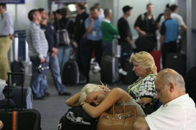 Вторые сутки на чемоданах: во Львове произошло новое ЧП с туристами