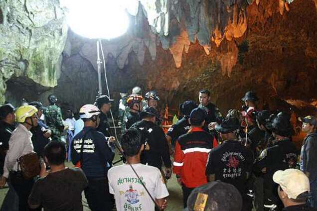 9 дней поиска: появилось видео спасения пропавших в пещере детей