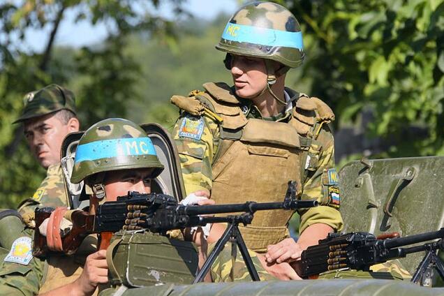 Додон отказался убирать войска РФ с границы Украины