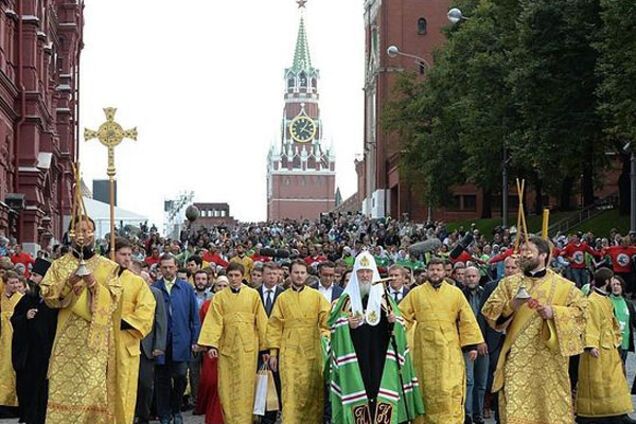 Священики непритомніли: стало відомо про жахи Хресної ходи у Кремлі