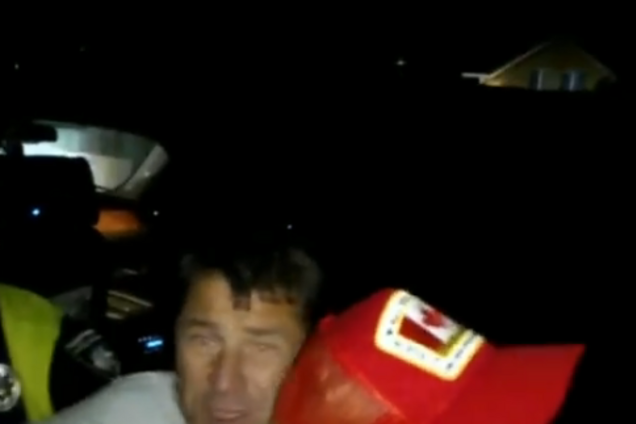 'Чудовище, вы кто?' В Киеве пьяная пара на элитном авто напала на полицейских