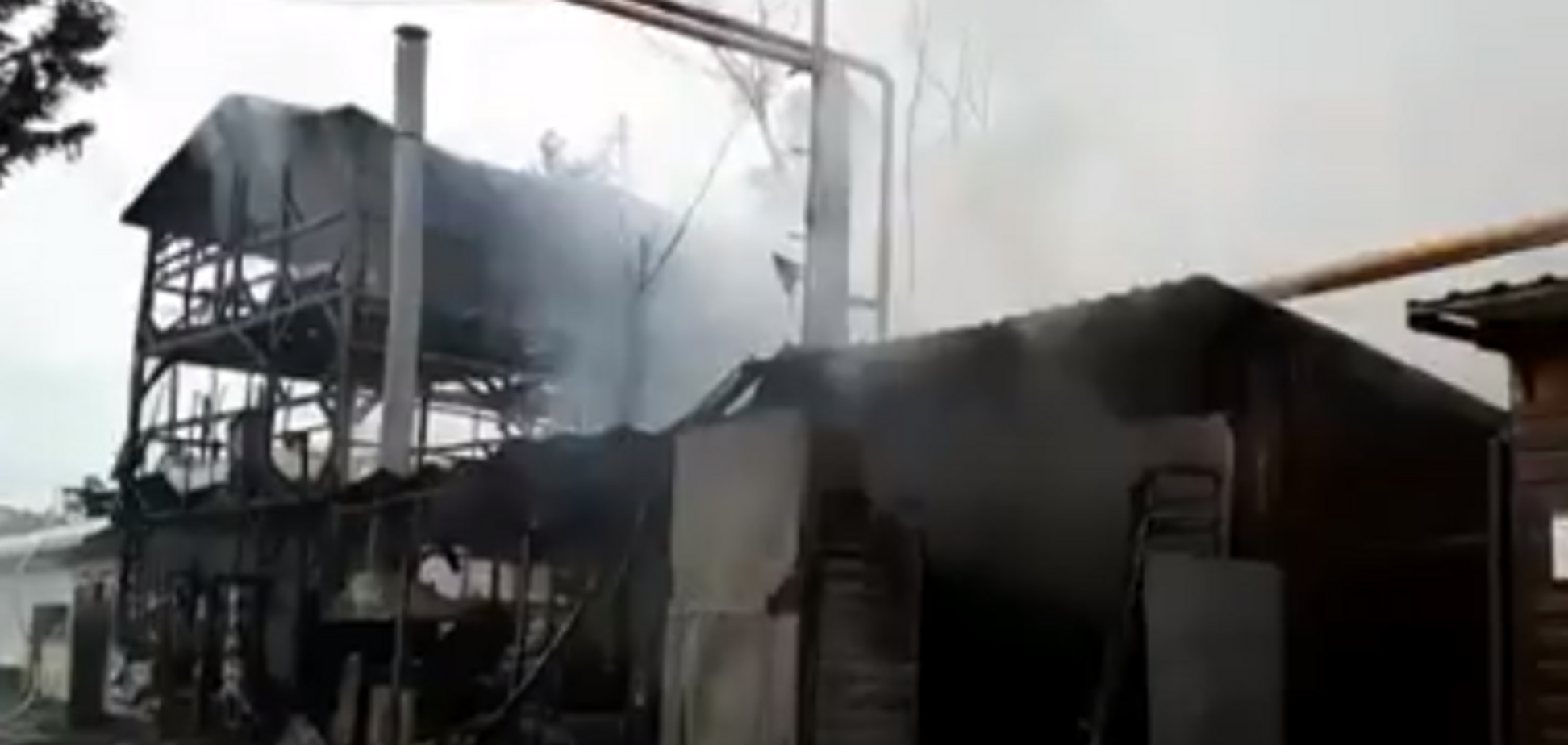 На российском курорте заживо сгорели люди: много жертв. Появилось видео