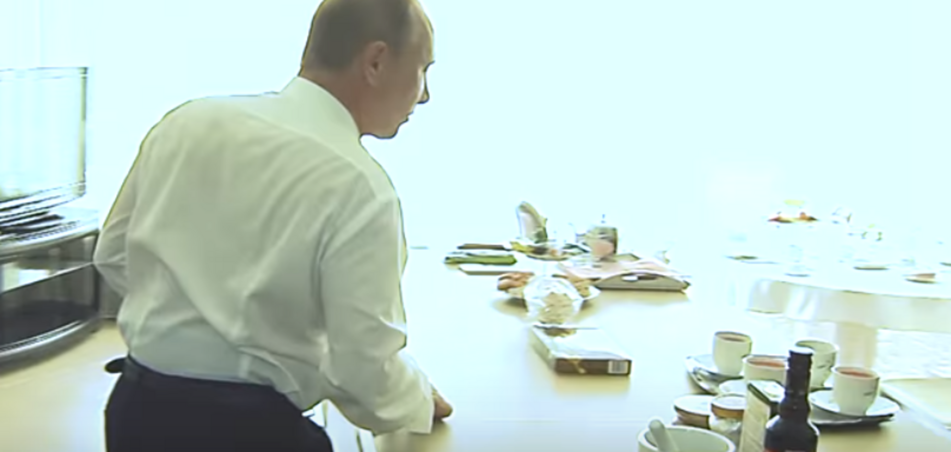 Варит кофе Пескову: Путин внезапно снялся в рекламе. Видеофакт