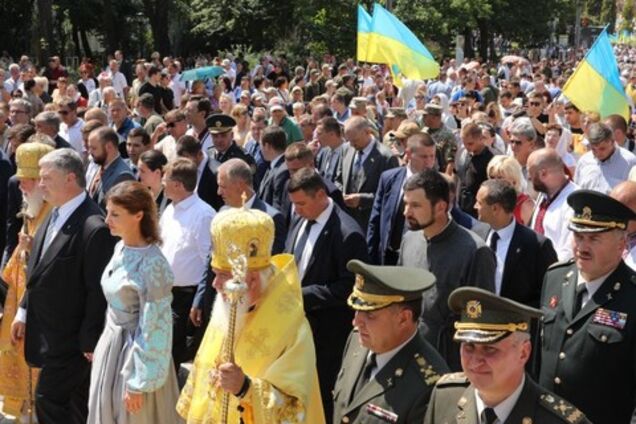 Скандал з 'UA: Першим': українців обурив інцидент із Хресною ходою