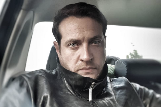 Жена запрещенной в Украине кинозвезды из России умерла от алкоголизма