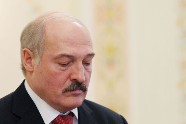 Лукашенко впервые появился на публике после 'инсульта'. Фотофакт