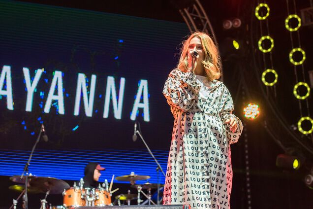 TAYANNA в новом образе появилась на Atlas Weekend