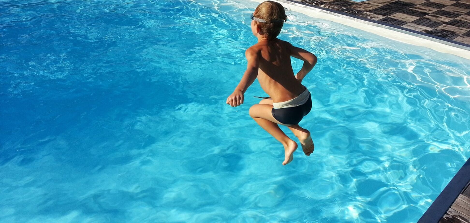 Стопа і чоловічий орган: найдивніші басейни світу