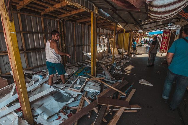 В Киеве сносят известный рынок: опубликованы фото и видео