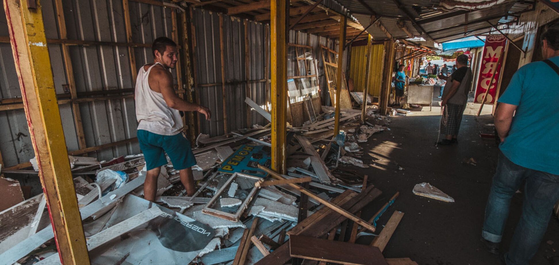 В Киеве сносят известный рынок: опубликованы фото и видео