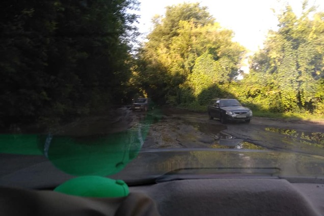 'Чем мы нагрешили?' В сети показали ужасы украинской дороги