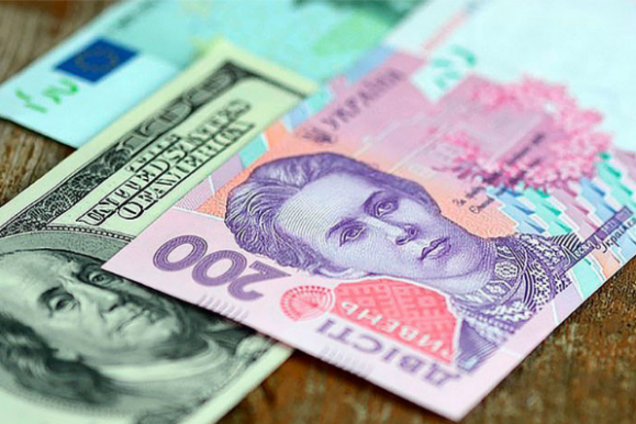 Курс валют в Україні: долар і євро переступили нову позначку