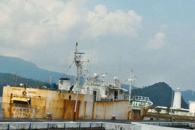 Возвращаются на родину: Украине удалось освободить задержанных моряков